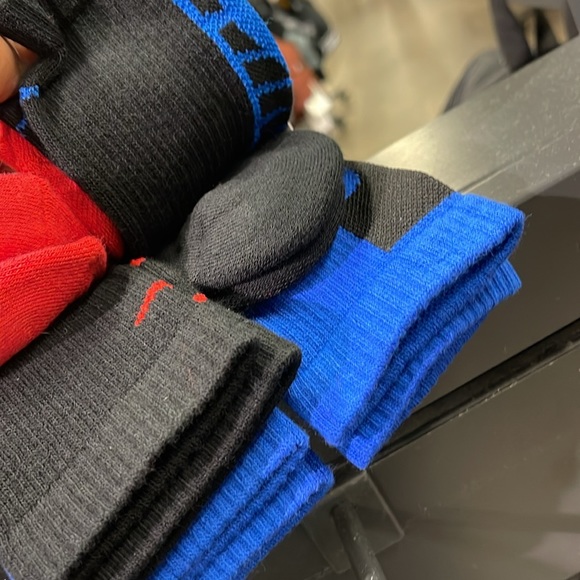 NIKE 
Training Crew Socks (6 Pairs)
Nike Everyday Cushioned
Large - Picture 3 of 16